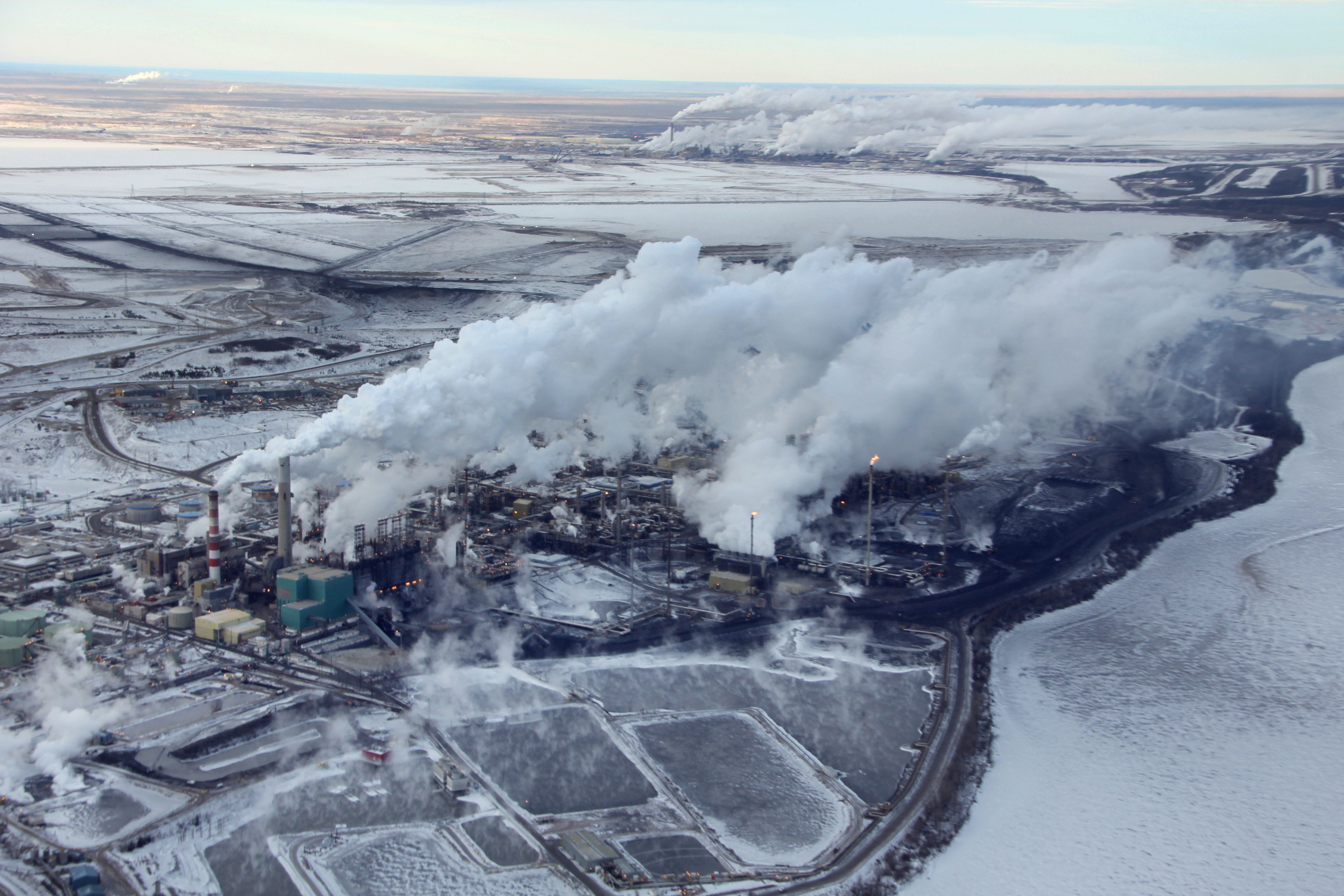 Impianto estrazione sabbie bituminose in Alberta ©Bompan