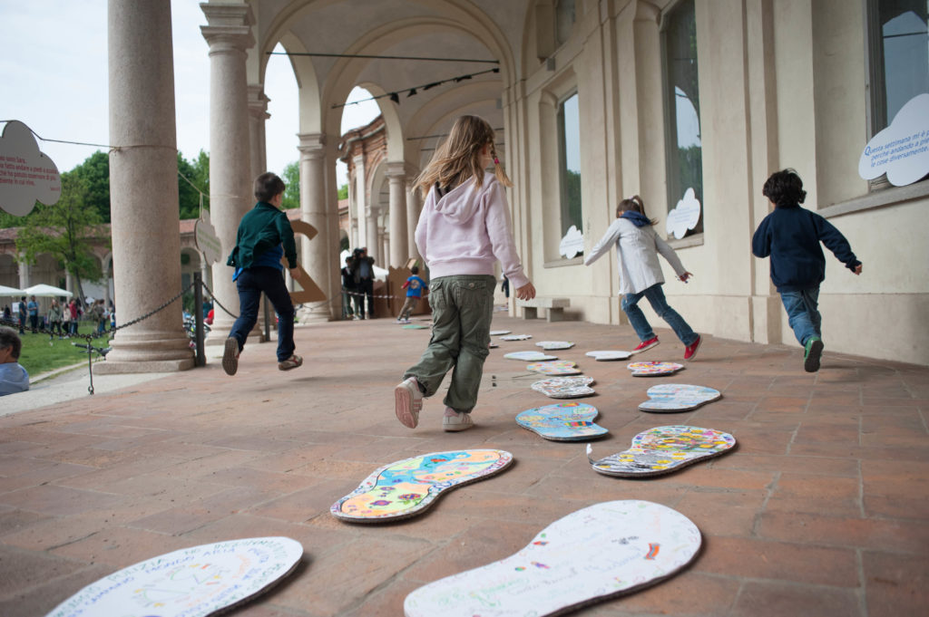 Siamo nati per camminare, Rotonda della Besana