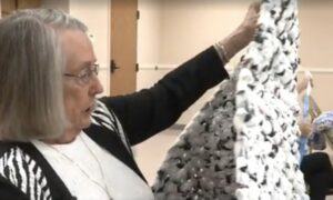 Mats-Made-From-Plastic-Bags-3-1020x610-e1449058766576